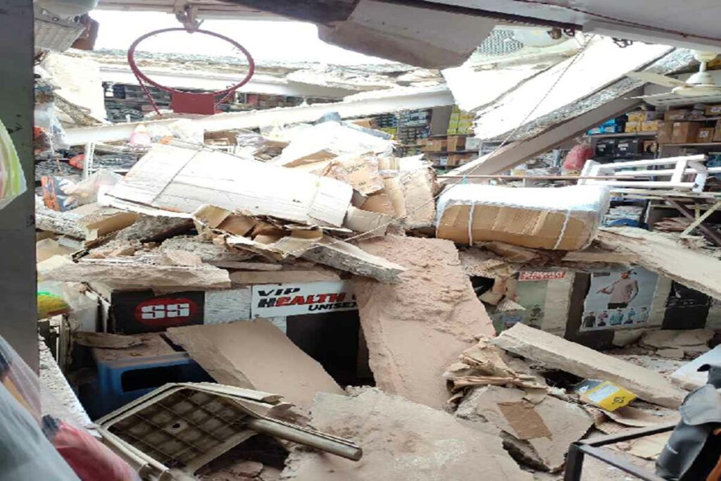 Guna Shop Roof Collapsed/ Image Credit: IBC24