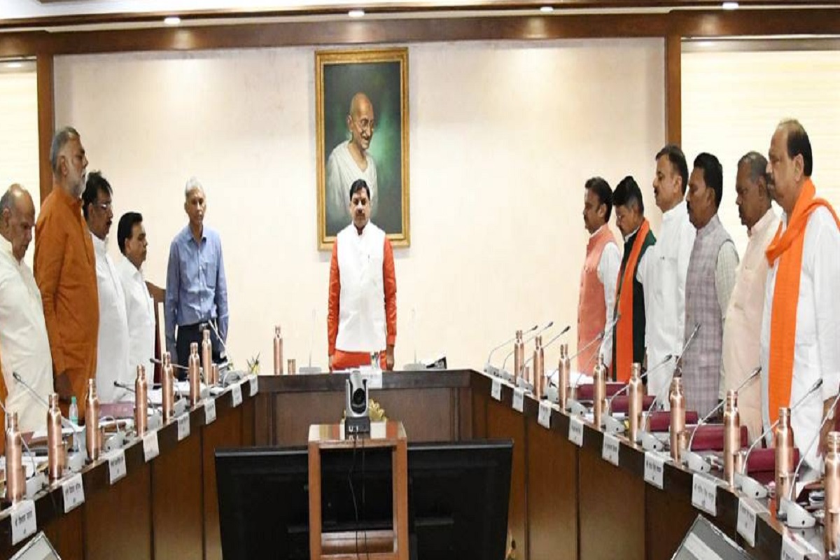 Mohan Cabinet ke Faisle: इन किसानों को मंडी टैक्स से छूट, आदिवासियों के लिए बनेंगी सड़कें, जानें मोहन कैबिनेट के अहम फैसले