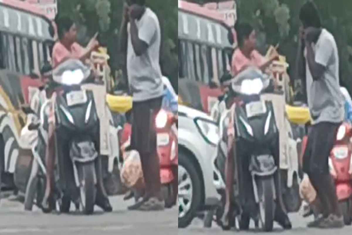 Shajapur Viral Video: बीच चौराहे पर युवती ने युवक से कान पकड़वाकर लगवाए उठक-बैठक, नजारा देख हैरान हुए लोग, वायरल हुआ वीडियो
