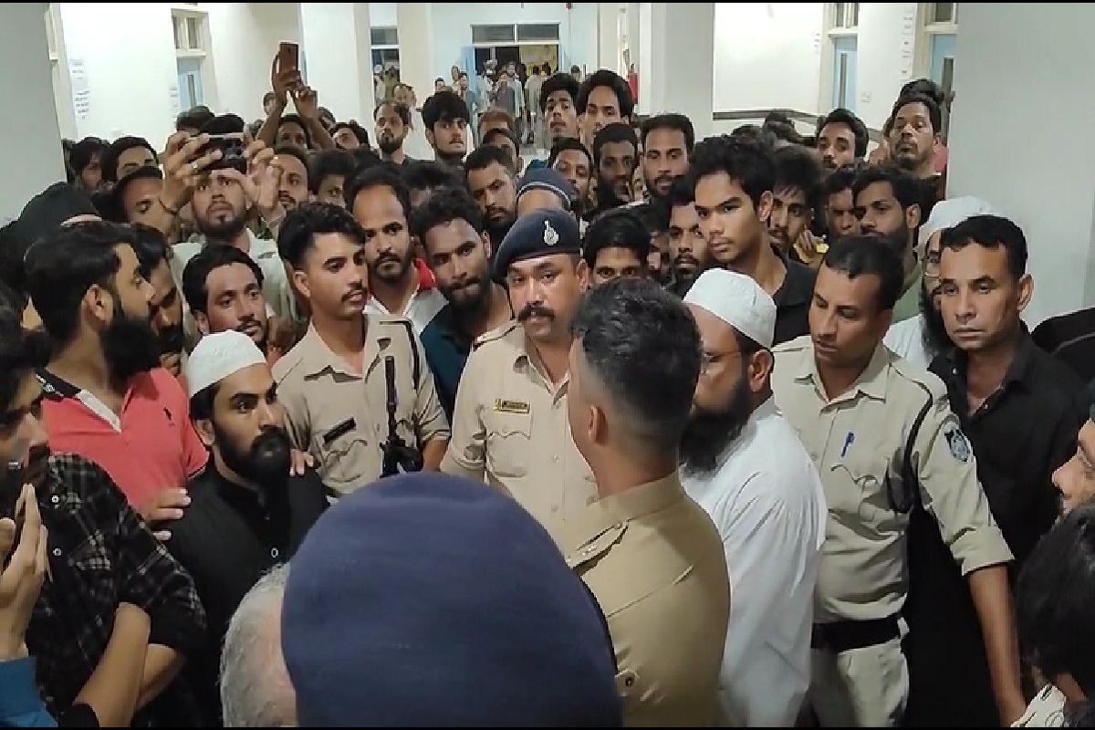 Rajgarh Crime News: संदिग्ध अवस्था में मिला युवक का शव, अज्ञात आरोपियों ने की हत्या, परिजनों ने किया हंगामा
