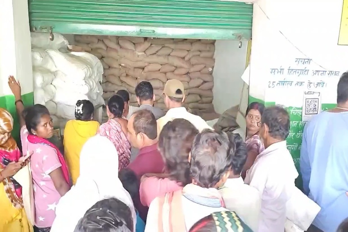 CG PDS News: राशनकार्ड धारकों के लिए बड़ी खुशखबरी, 20 जुलाई तक मिलेगा तीन महीने का एकमुश्त राशन!