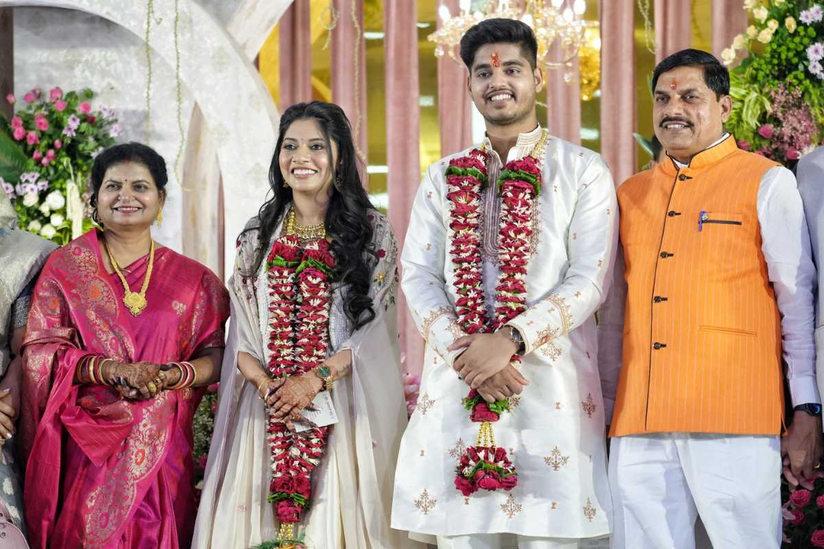 CM Mohan Yadav Son Engagement: सीएम मोहन यादव के घर गूंजने वाली है शहनाई, छोटे बेटे डॉ अभिनव की हुई सगाई, जानिए कौन है होने वाली दुल्हन