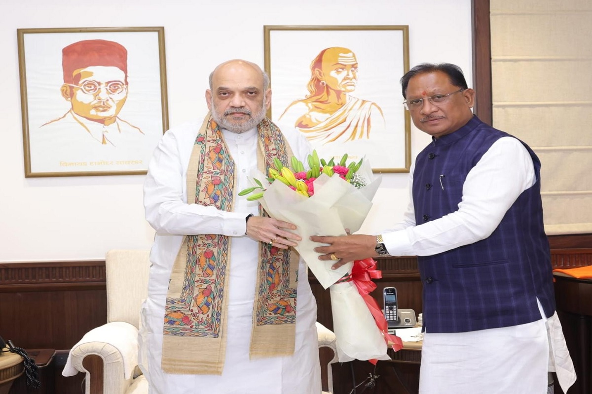 CG Hindi News: सीएम साय ने केंद्रीय गृहमंत्री शाह से की मुलाकात, नक्सल ऑपरेशन की उपलब्धियों और बस्तर के विकास की दी जानकारी