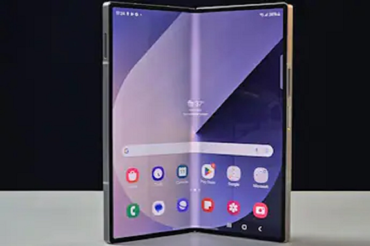 Samsung Foldable Phone: आ गया टीजर! Samsung ला रहा है अब तक का सबसे स्लिम और लाइट फोल्डेबल फोन