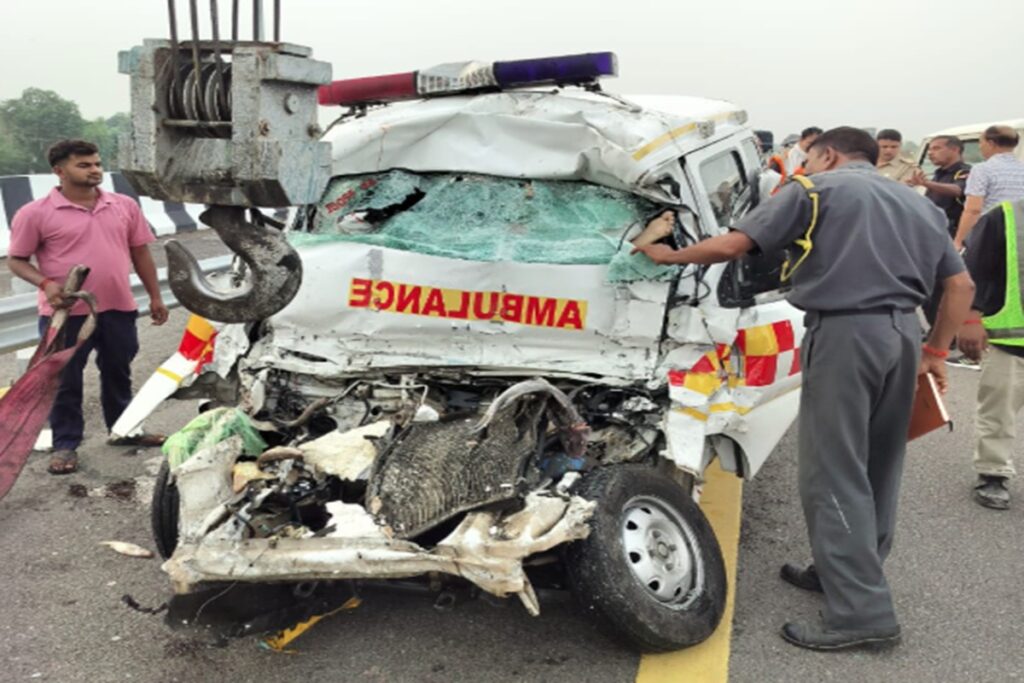 Amethi Road Accident/ Image Credit: IBC24