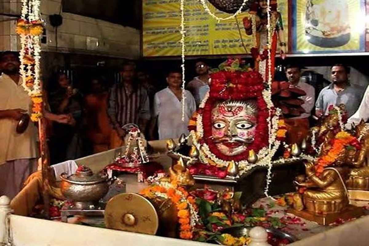 Mankameshwar Mandir Dress Code: सावन शुरू होने से पहले ही भोलेनाथ के इस प्रसिद्ध मंदिर में लागू हुआ ड्रेस कोड, धोती और साड़ी के बिना नहींं मिलेगी एंट्री