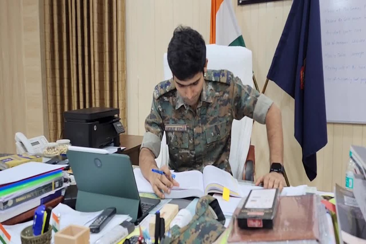 CG Police Transfer: पुलिस विभाग में फिर हुआ तबादला, एक साथ 22 पुलिसकर्मियों का ट्रांसफर