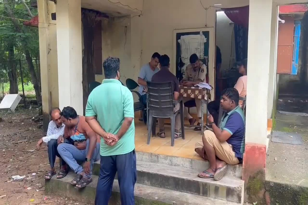 Korba news: समाज की डर से मां ने किया बेटी की लाश लेने से इंकार! कमरे में मिली महिला पंचायत सचिव की अधजली लाश