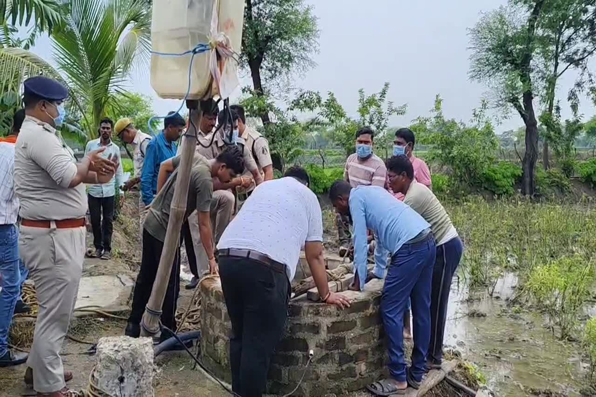 Mungeli News: कुआं साफ करने उतरे दो लोगों की मौत, इस वजह से 15 दिनों में 6 लोगों ने गंवाई जान