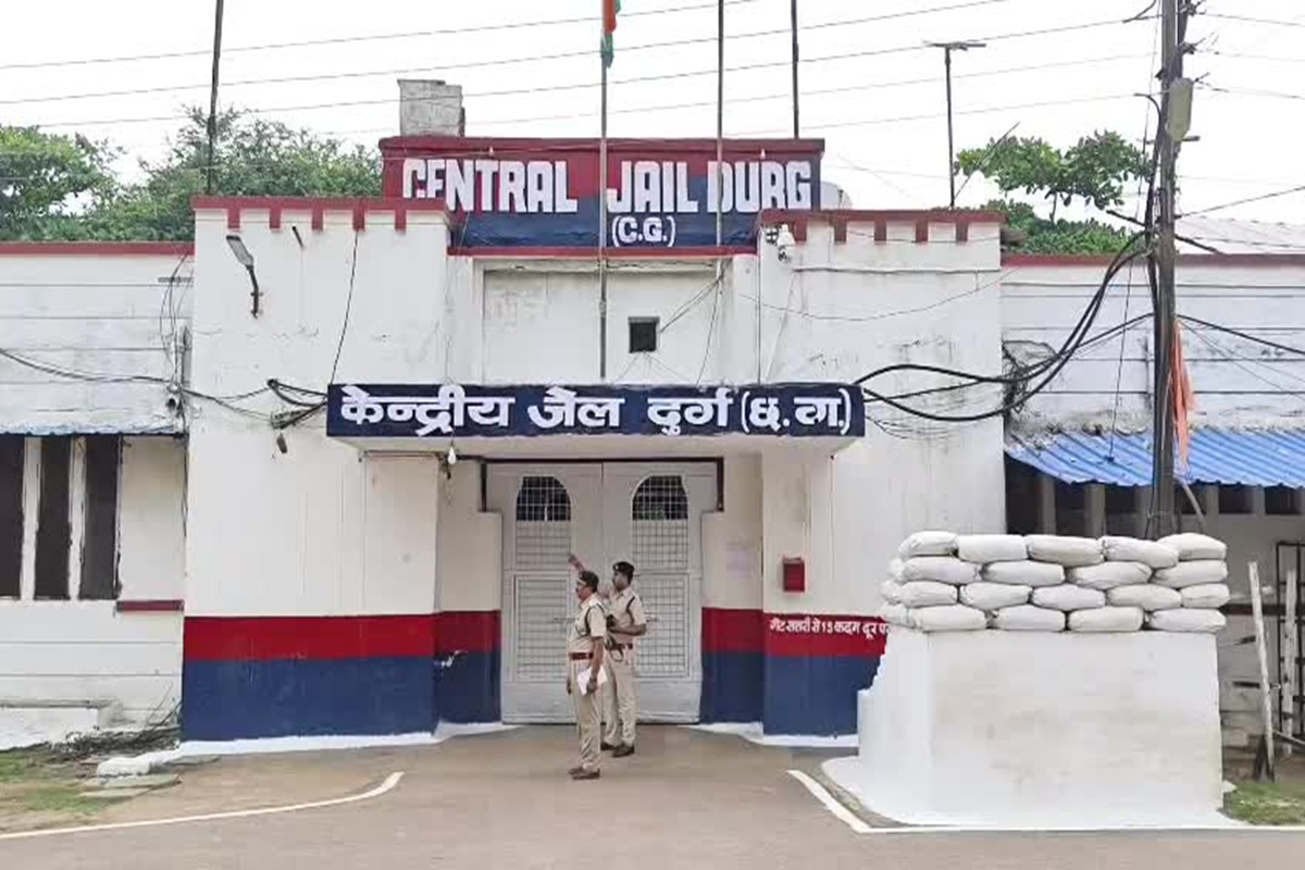 Durg News: दुर्ग में जेल भेजे गए तीन भाजयुमो नेता, SDM से की थी धक्कामुक्की और गाली गलौच