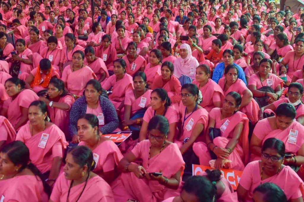 Asha Workers Salary: रक्षाबंधन से पहले आशा कार्यकर्ताओं के मानदेय में ताबड़तोड़ बढ़ोतरी / Image Source : File