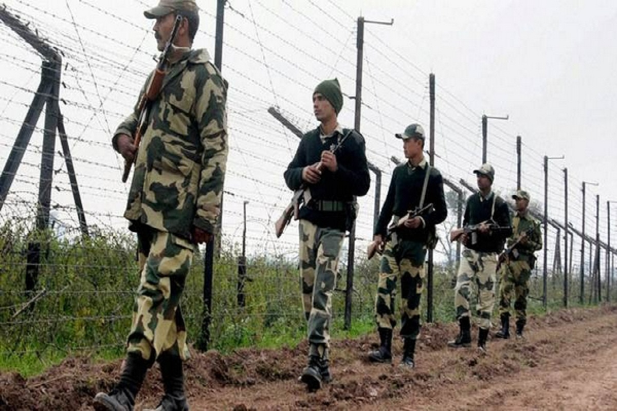 BSF Recruitment 2025: BSF में कांस्टेबल के पदों पर बिना लिखित परीक्षा के हो रही बंपर भर्ती, तुरंत ऐसे करें अप्लाई BSF Recruitment 2025: BSF में कांस्टेबल के पदों पर बिना लिखित परीक्षा के हो रही बंपर भर्ती, तुरंत ऐसे करें अप्लाई