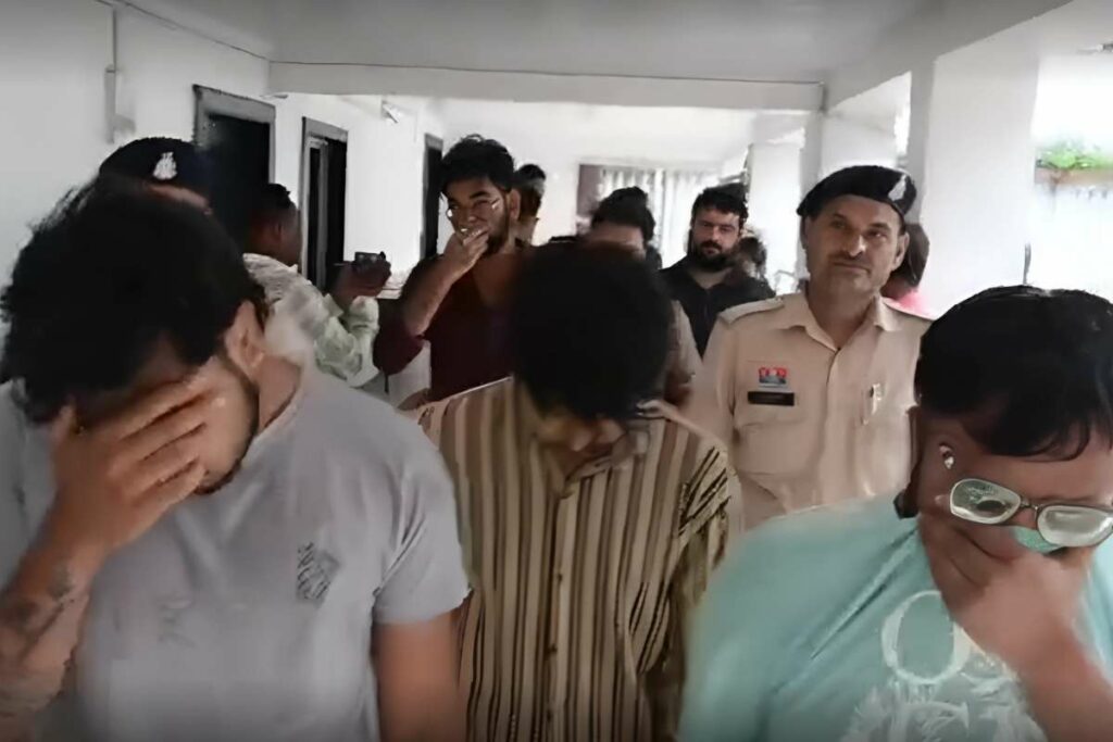 Bhilai Online Fraud Latest News: पहले गूगल पर सर्च किया सबसे सुरक्षित शहर / Image Source: IBC24