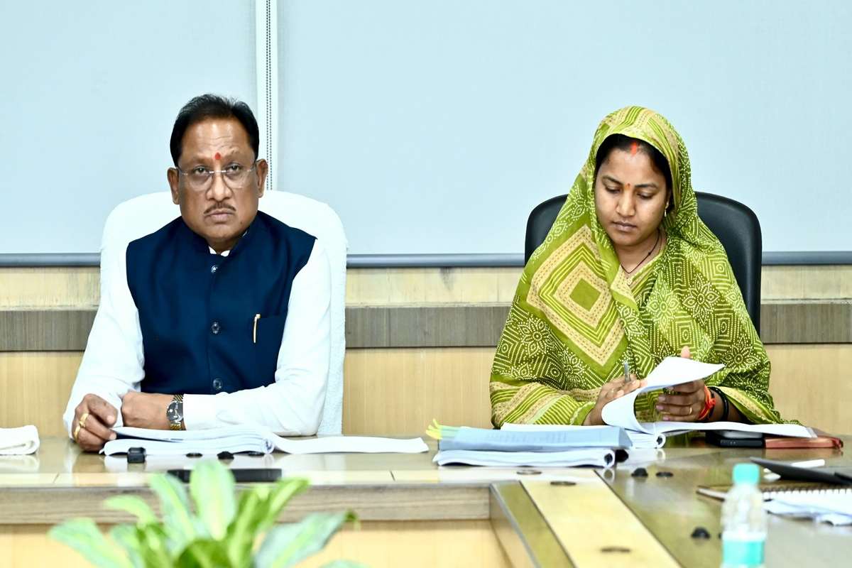Chhattisgarh News: “हर दिव्यांग बनेगा सशक्त और आत्मनिर्भर”, सीएम विष्णु देव साय का बड़ा संकल्प, समीक्षा बैठक में दिए पेंशन व उपकरण वितरण में तेजी के निर्देश