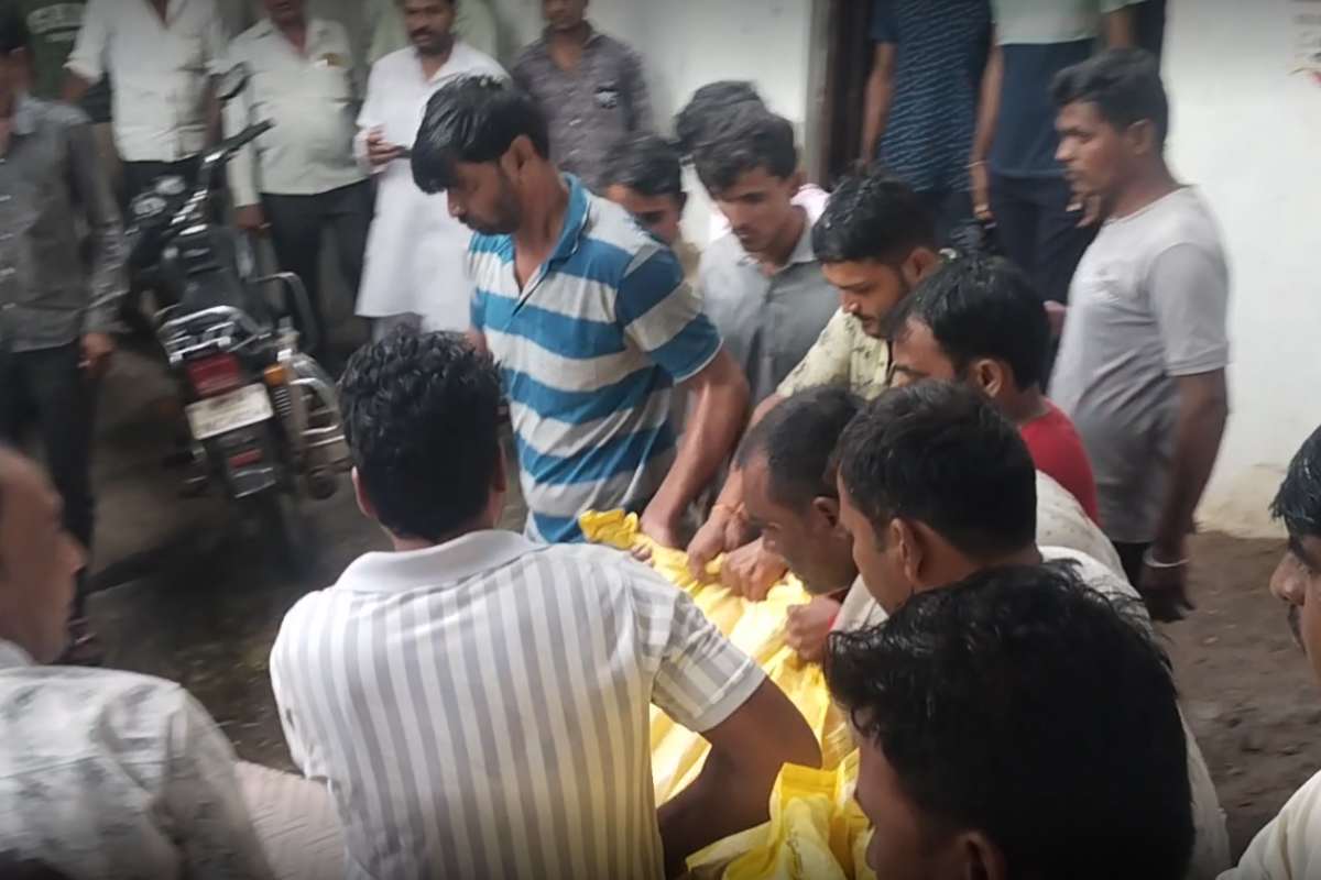 BJP Leader Dhakad News: भाजपा नेता धाकड़ की धारदार हथियार से हत्या, महिला के साथ वायरल हुआ था वीडियो, अवैध संबंध के मामले में जांच कर रही पुलिस