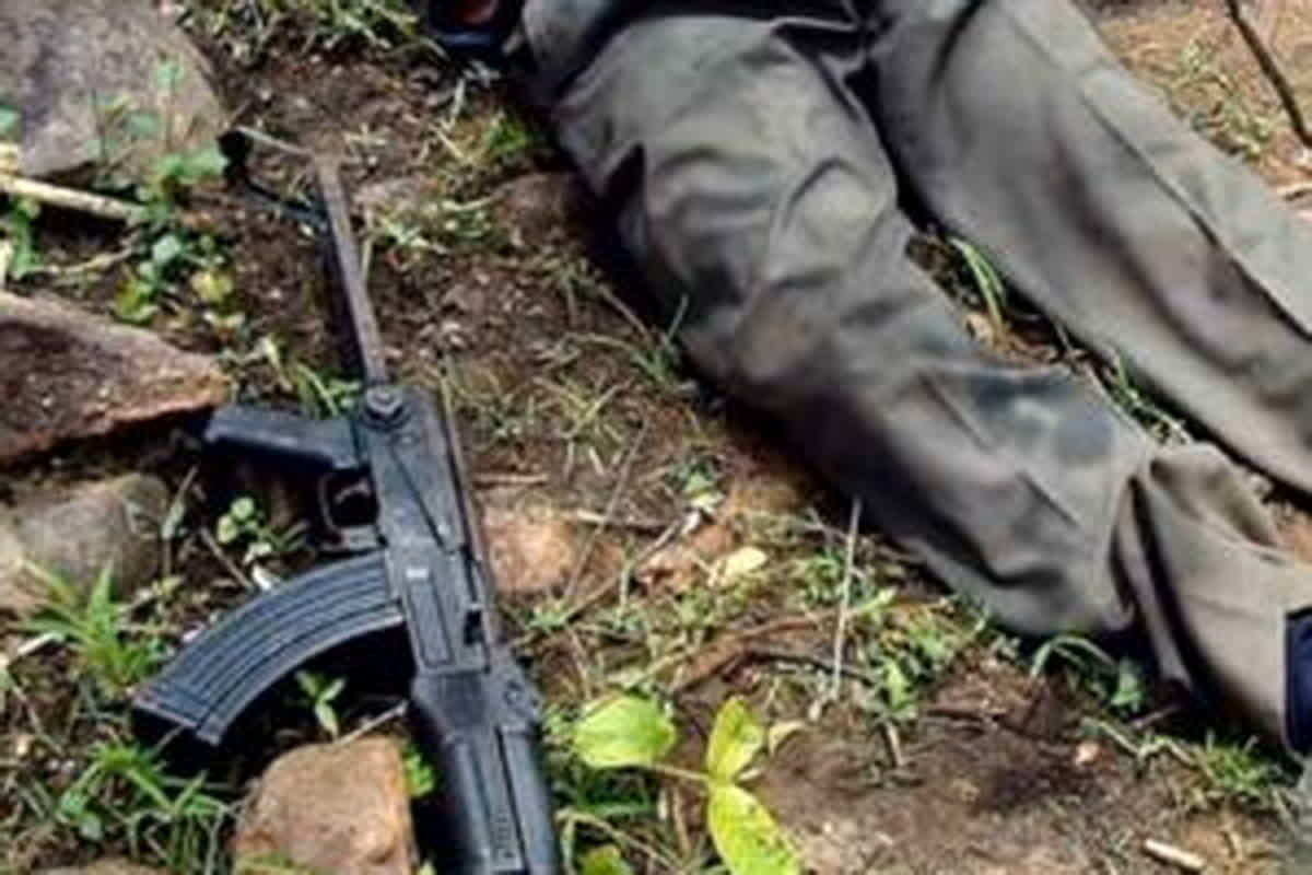 CG Naxal Encounter : सुरक्षाबलों को फिर मिली बड़ी सफलता, मुठभेड़ में ढेर हुए इतने नक्सली, शव बरामद