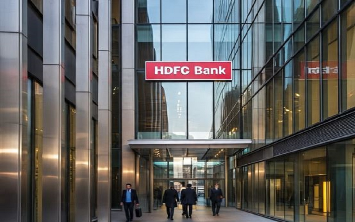 HDFC Bank Share Price: लिस्टिंग के दूसरे दिन भी बवाल! HDFC ने बेच डाले करोड़ों शेयर, फिर भी स्टॉक ने दिखाई दमदार तेजी…