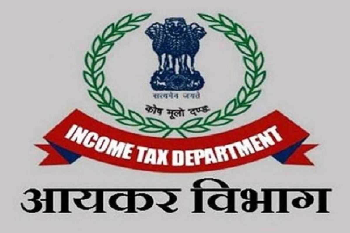 IT Raid: दामाद ने ही खोल दी ससुर की पोल! पड़ गया इनकम टैक्स का छापा, सात टीमें खंगाल रही दस्तावेज IT Raid: दामाद ने ही खोल दी ससुर की पोल! पड़ गया इनकम टैक्स का छापा, सात टीमें खंगाल रही दस्तावेज