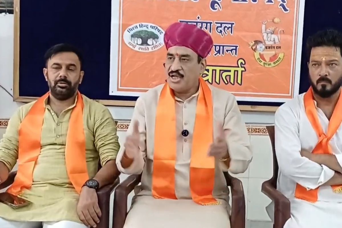 Kanwar Yatra: कावड़ मार्ग पर कांच बिछाने की साजिश! विश्व हिंदू परिषद ने जताई नाराज़गी, दोषियों पर कड़ी कार्रवाई की मांग