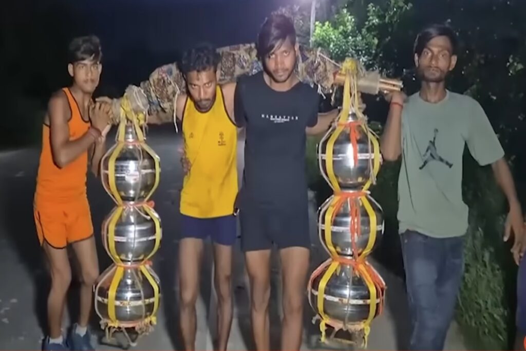 Muslim youth Kanwar Yatra. Image Source- IBC24