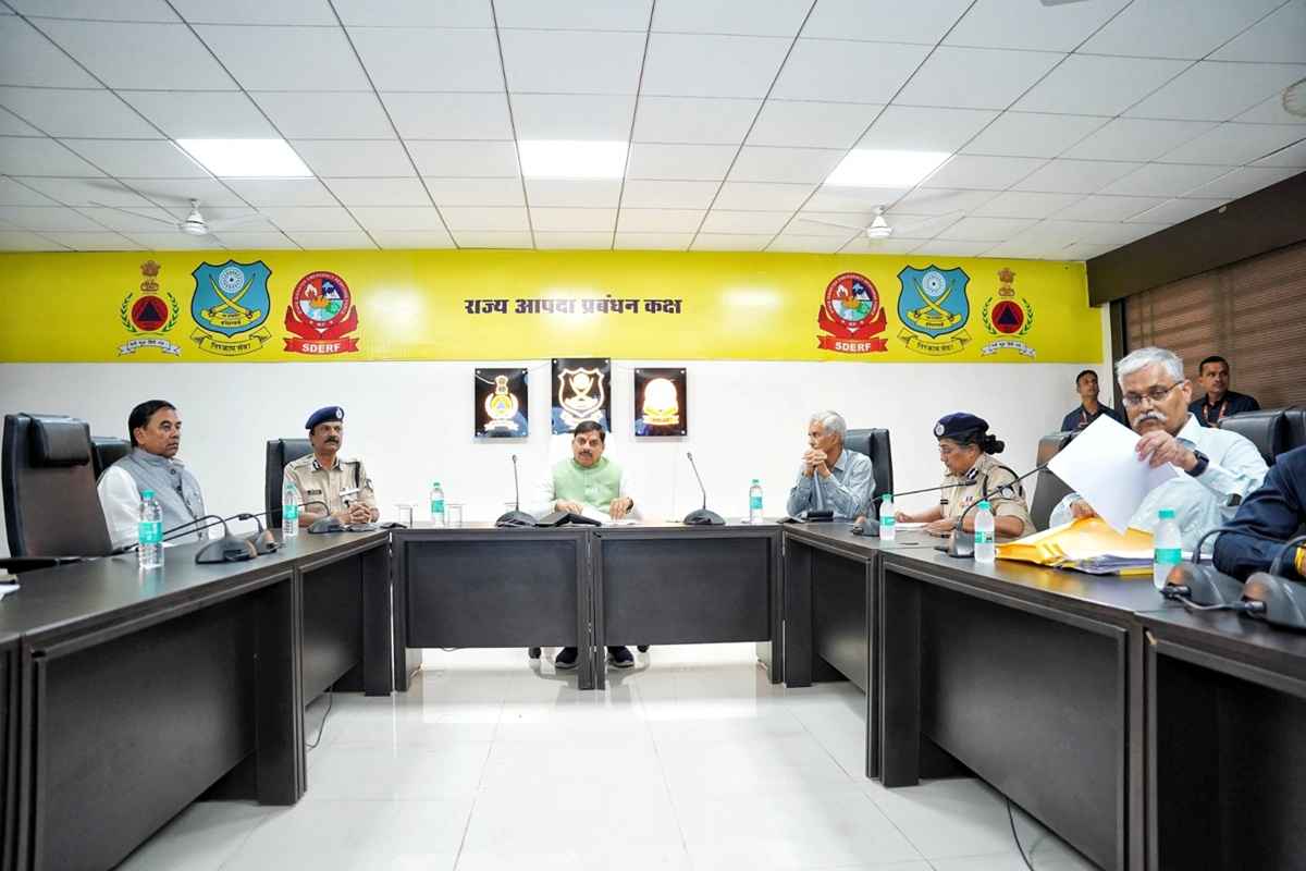 MP News: सीएम डॉ मोहन यादव ने लिया बाढ़ के हालातों का जायजा, जवानों ने 2900 लोगों को किया रेस्क्यू, मदद करने वालों का होगा सम्मान