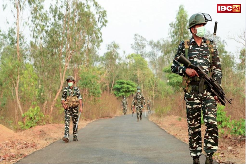 Naxalites Encounter News: सब-जोनल कमांडर दिलीप लोहारा समेत तीन नक्सली एनकाउंटर में ढेर.. साथ लेकर चलता था एके-47 जैसे ऑटोमैटिक हथियार..