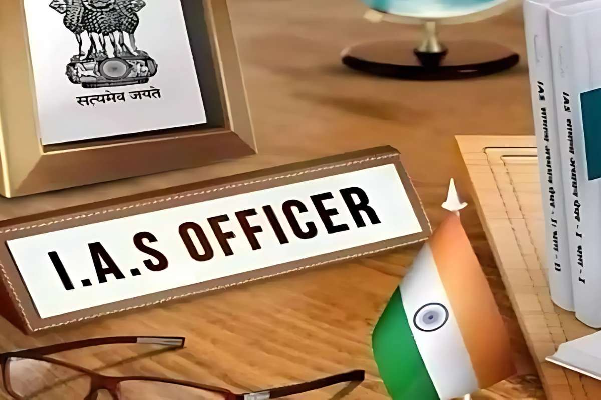 IAS Transfer List Today: एक साथ बदल दिए गए 16 जिलों के कलेक्टर, बड़ी संख्या हुआ IAS अफसरों का ट्रांसफर