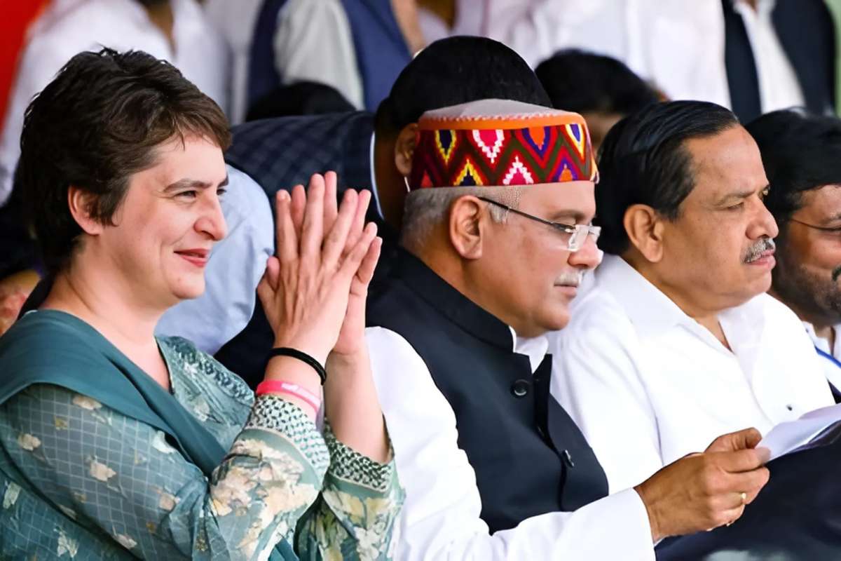 Priyanka Gandhi on ED Raid in Bhupesh Baghel House: कांग्रेस का एक एक कार्यकर्ता भूपेश बघेल के साथ, चैतन्य बघेल की गिरफ्तारी के एक दिन बाद आया प्रियंका गांधी का मैसेज