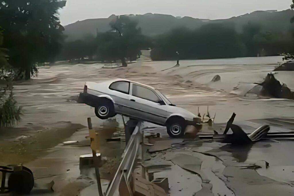 Texas Flood News Today: टेक्सास में भारी बारिश के बाद ग्वाडालूप में आई बाढ़ / Image Source: X