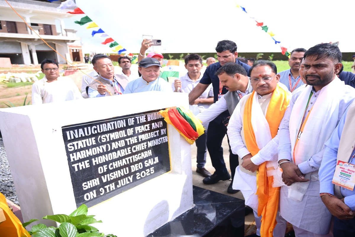 Chhattisgarh News: CM विष्णु देव साय ने मैनपाट में भगवान बुद्ध की प्रतिमा का किया अनावरण, बोले- छत्तीसगढ़ में बौद्ध परंपरा की जड़ें अत्यंत गहरी