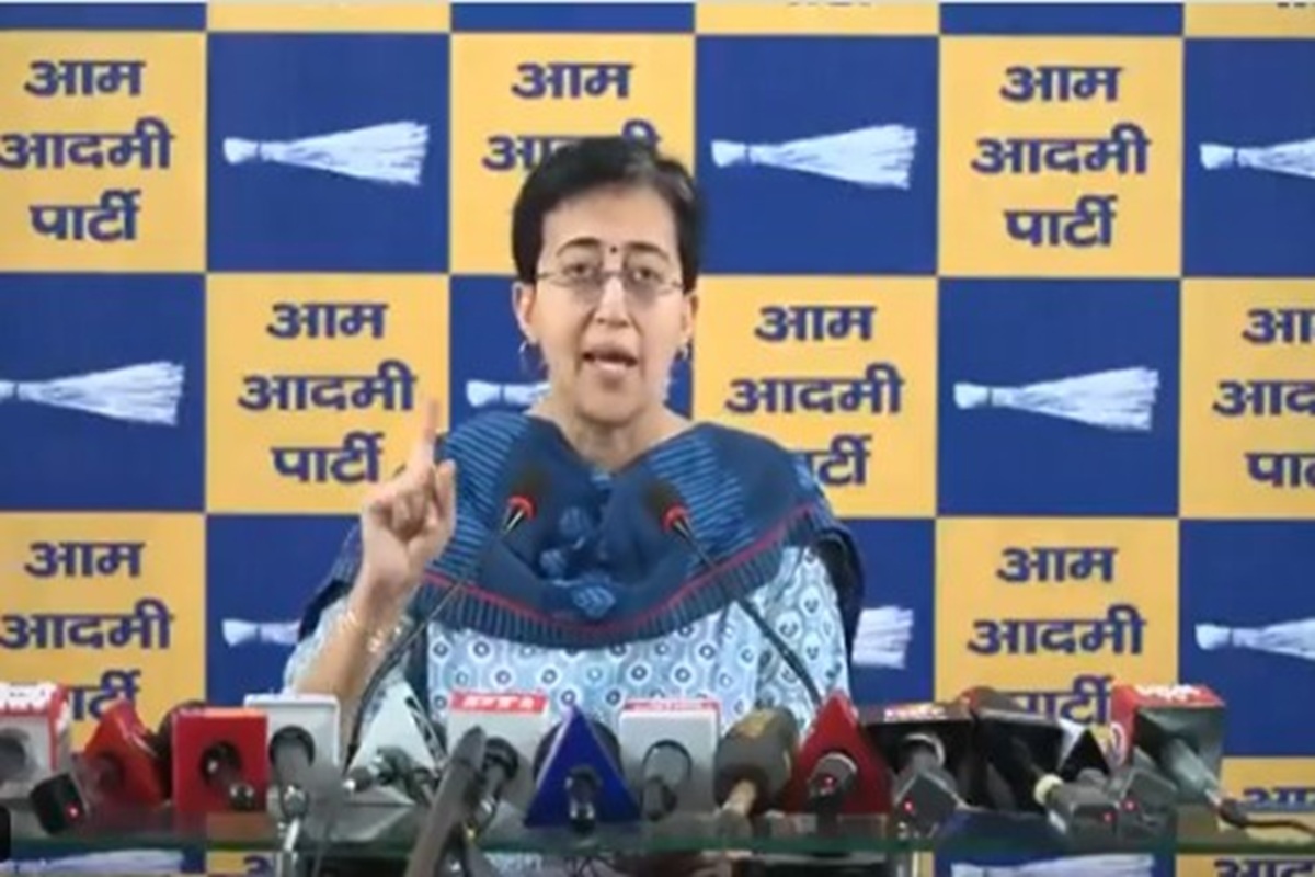 Decision to Scrap 62 Lakh Vehicles: राजधानी की सड़कों से हटेंगी 62 लाख गाड़ियां, पूर्व सीएम ने कहा “ताकि लोग मजबूरी में नई गाड़ियां खरीदें”