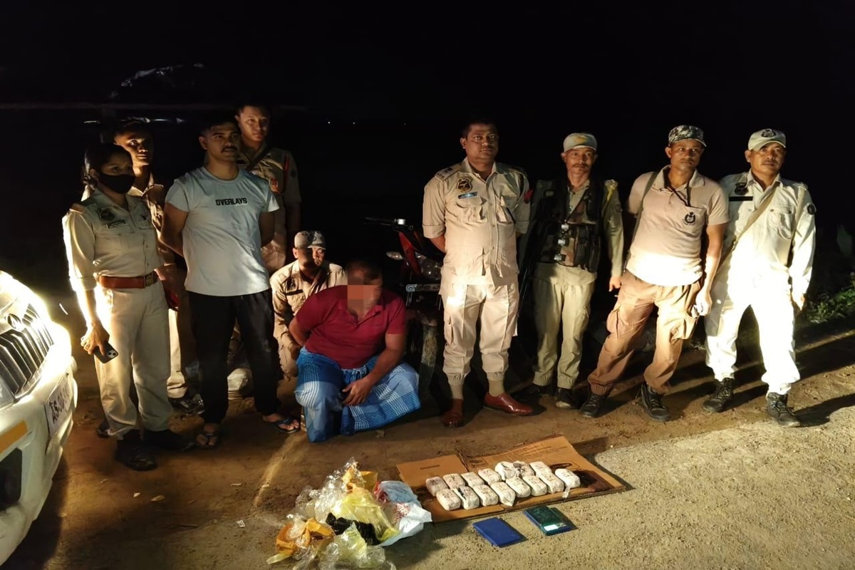 Assam Crime News: पुलिस ने मादक पदार्थ के साथ तीन तस्करों को किया गिरफ्तार, सीएम ने ट्वीट कर दी जानकारी
