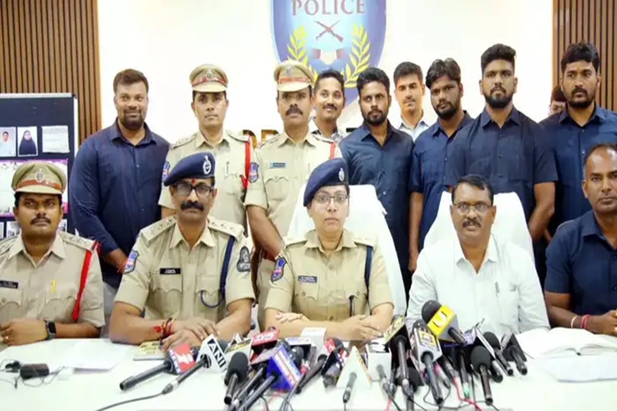 Hyderabad News: बच्चा बेचने के रैकेट का भंडाफोड़, सरोगेसी के नाम पर चल रहा था काला खेल, 8 लोग पहुंचे सलाखों के पीछे