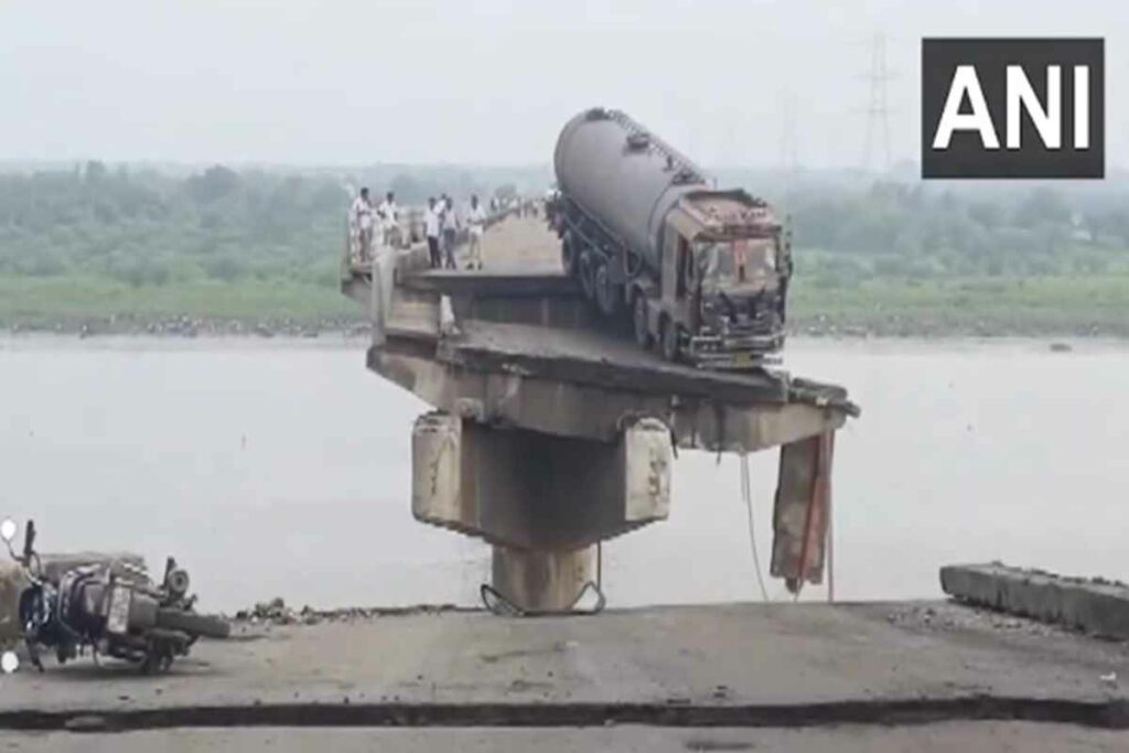 Gujarat Bridge Collapse Update/ Image Credit: ANI