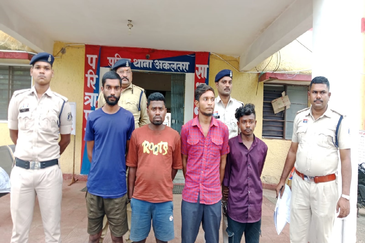 Janjgir-Champa Crime News: बाइक चोर गिरोह के चार सदस्य गिरफ्तार, पुलिस ने जब्त की 4 बाइक्स