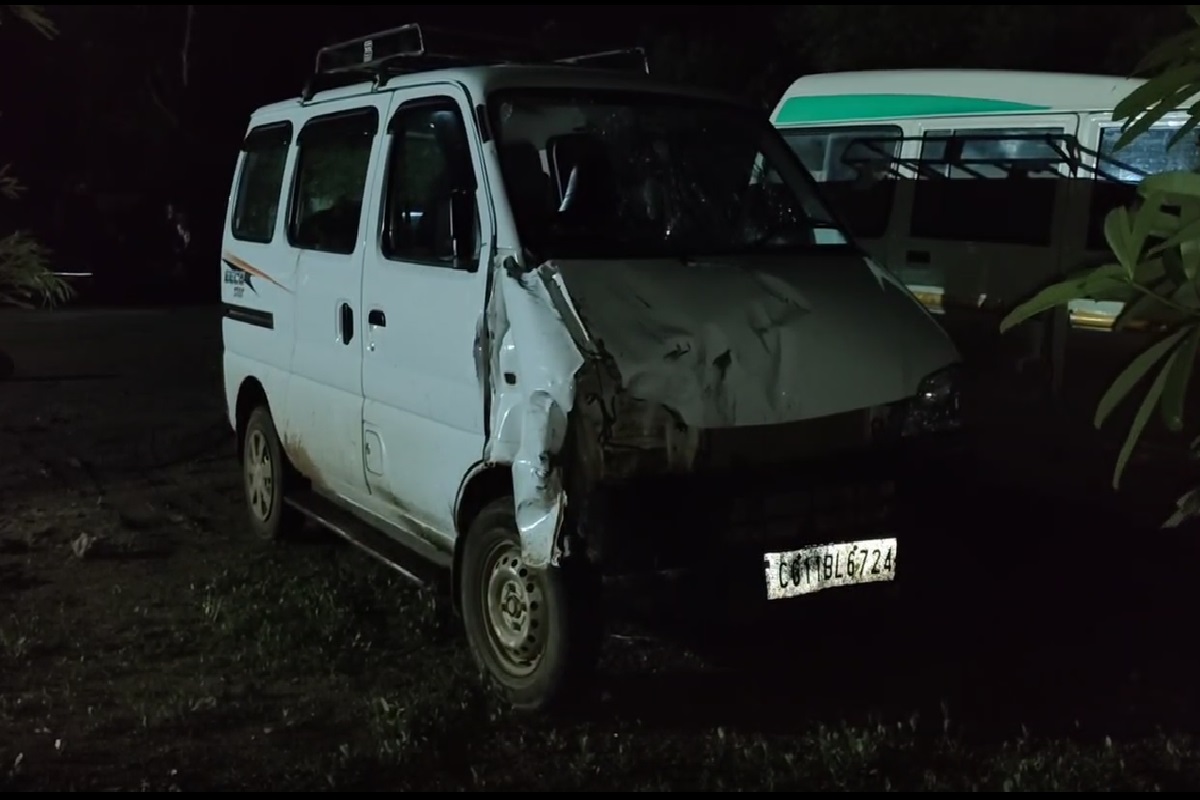 Janjgir-Champa Road Accident News: तेज रफ़्तार वैन ने 6 लोगों को कुचला, गंभीर रूप से घायलों को ले जाया गया इलाज के लिए