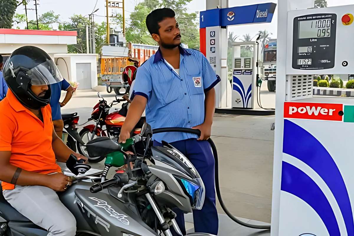 Petrol Diesel New Price Today: आज से पेट्रोल 97 और डीजल 90 रुपए लीटर! रक्षाबंधन से पहले वाहन मालिकों के लिए गुड न्यूज, जानिए आपके शहर का रेट