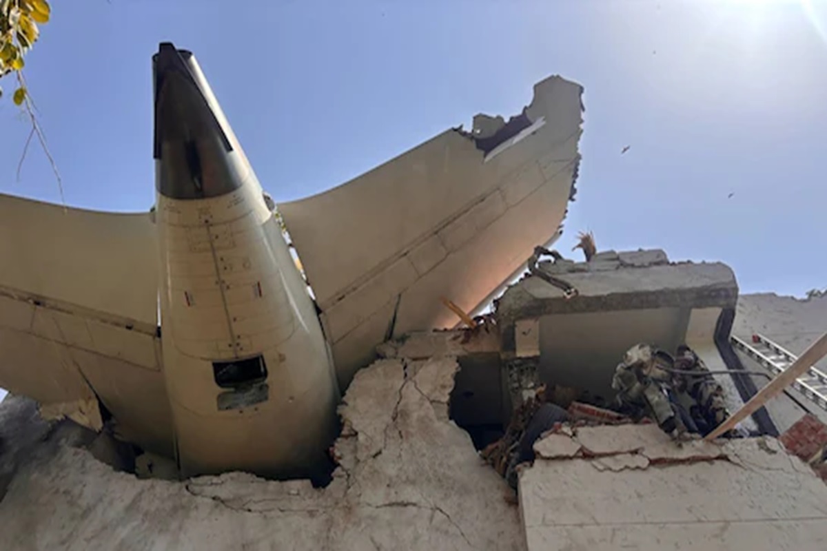 Ahmedabad Plane Crash: अहमदाबाद विमान हादसे को लेकर बड़ा खुलासा, इस वजह से क्रैश हुआ था विमान, 241 लोगों की हुई थी मौत
