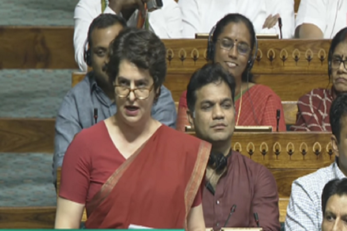 Parliament Monsoon Session: केंद्र सरकार पर जमकर बरसे प्रियंका गांधी, कहा- ‘आप मेरी मां के आंसू पर चले गए, लेकिन ये नहीं बताया…’
