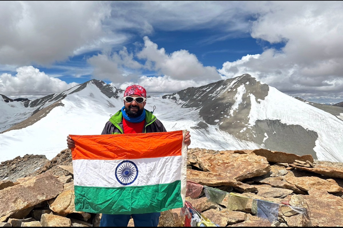 MP News : सतना के रत्नेश ने रचा नया कीर्तिमान, 20 हजार फीट पर लहराया तिरंगा, 72 घंटे में ही की चार चोटियों की चढ़ाई