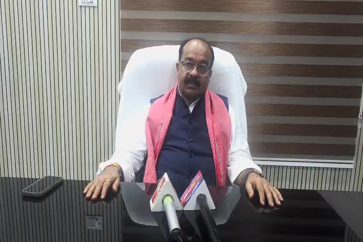 Lormi News: बच्ची के मुंह पर टेप चिपकाने वाली प्रिंसिपल पर होगी कार्रवाई, डिप्टी सीएम अरुण साव ने कहा ‘ऐसा भेदभाव बर्दाश्त नहीं’