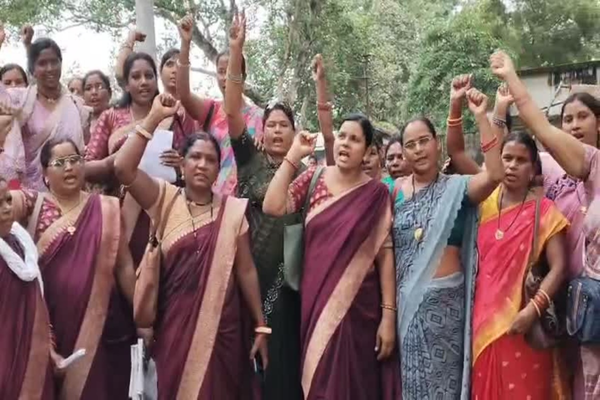 CG Mitanin Protest: मानदेय में 50% बढ़ोत्तरी की पूरी होगी मांग? प्रदेश भर में स्वास्थ्य मितानिनों ने किया प्रदर्शन