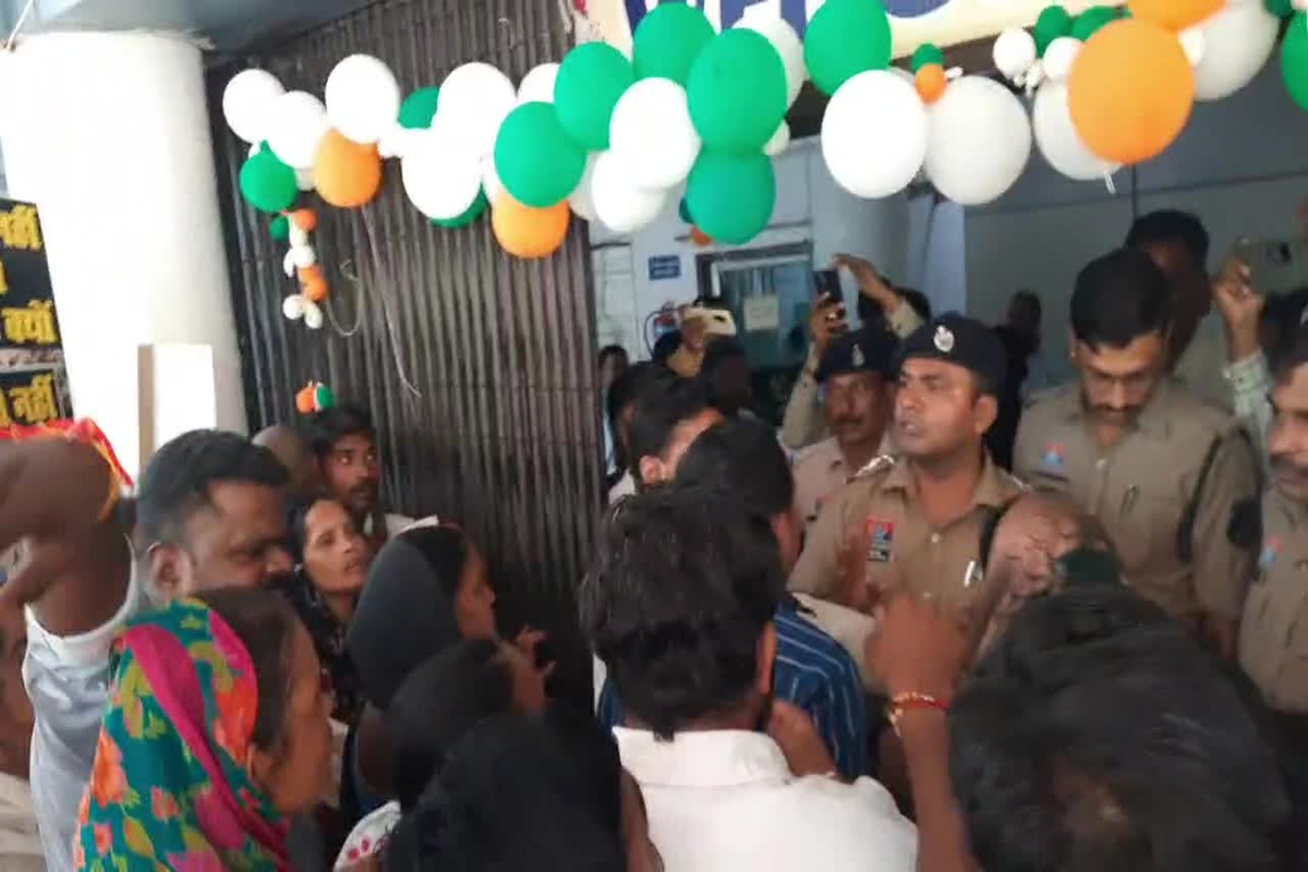 Bilaspur News: कांग्रेस की महिला पार्षद और पति के खिलाफ गंभीर धाराओं में FIR दर्ज, जानें क्या है पूरा मामला