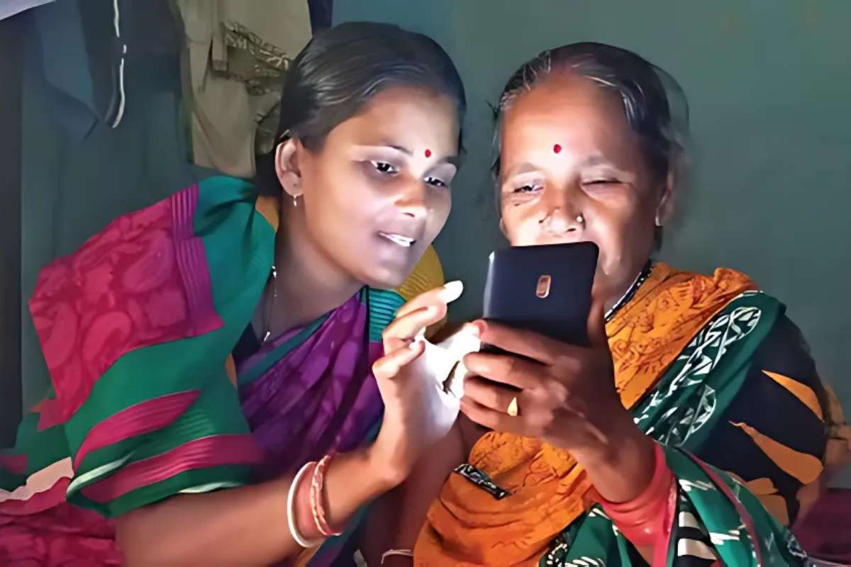 Good News for Women: घरेलू महिलाओं को हर साल मिलेगा 40,000 रुपए, खाते में ट्रांसफर हुआ 20000 रुपए की पहली किस्त, जानिए किस योजना के तहत मिल रहे पैसे