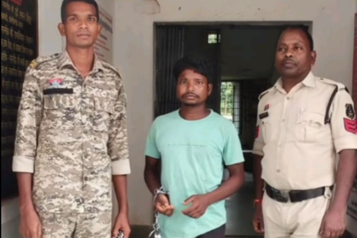 Balrampur Crime News: पत्नी के गैर मर्द से अवैध संबंध… शक में पति ने दौड़ा-दौड़ाकर मारा, जिंदगी और मौत के बीच जूझ रही महिला