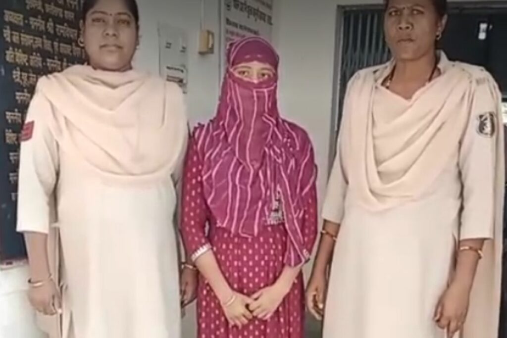 Balrampur News, Balrampur fake marksheet case, Balrampur forgery arrest, Balrampur Aanganwadi scam, Balrampur job scam news, Shankargarh fake certificate, Balrampur Aanganwadi fraud, Balrampur school scam, Ajizi Public School forgery, Chhattisgarh fake document news,