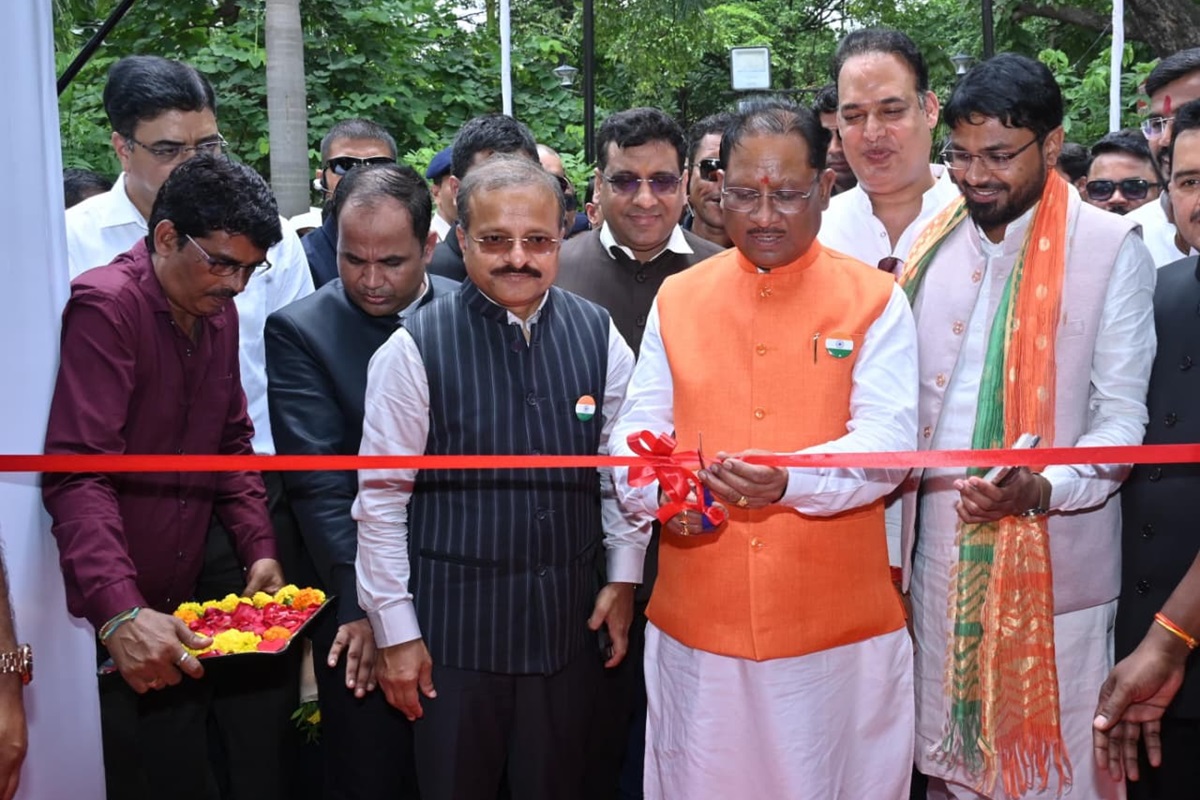 CG News: राजधानी के टाउन हॉल में छत्तीसगढ़ के स्वतंत्रता सेनानियों की गाथा, सीएम साय ने किया छायाचित्र प्रदर्शनी का शुभारंभ