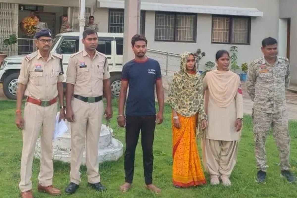 CG Crime News: छत्तीसगढ़ में राजा रघुवंशी जैसा एक और हत्याकांड, इस जिले में पत्नी ने प्रेमी के साथ मिलकर की पति की हत्या, ऐसे हुआ पूरे मामले का खुलासा