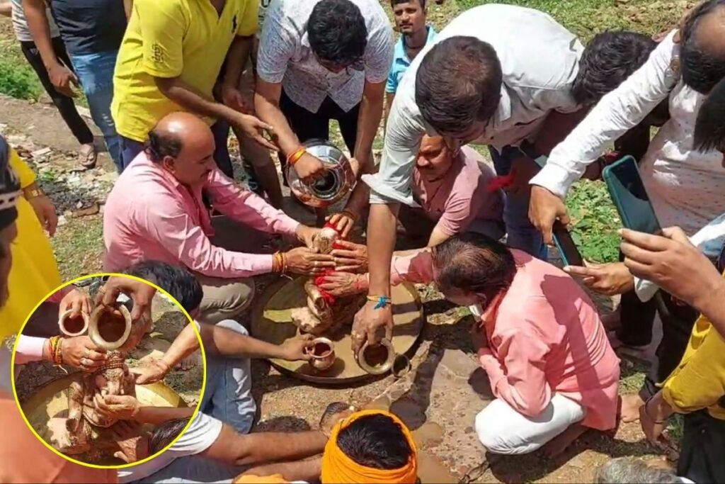 Damoh News, Damoh temple news, Damoh ancient idols, Damoh Ganesh idol, Narsinghgarh temple news, Damoh spiritual discovery, Damoh religious news, Narmadeshwar temple Damoh, Madhya Pradesh temple idol found, Damoh devotees news,