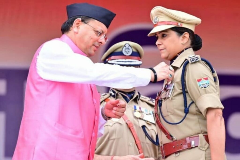 IPS Shweta Chaubey, IPS Shweta Chaubey, CM Sarahaney Seva Padak, Uttarakhand IPS Officer, Chhattisgarh Daughter Achievement, IPS Award 2025, Independence Day Honours, IPS Shweta Recognition, Operation Pink Award, IPS Shweta Chaubey News, Uttarakhand Sheerni, President Medal IPS, Shweta Chaubey Career,